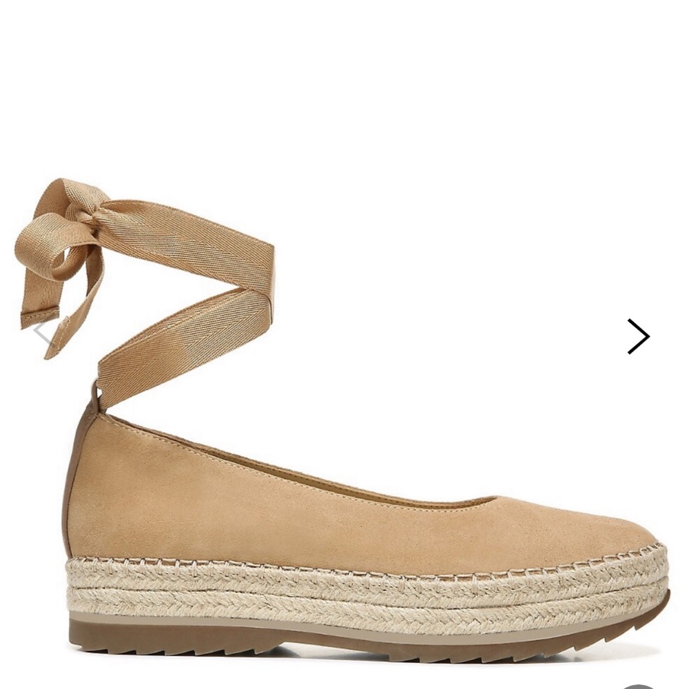Brand new tan Naturalizer size US 8